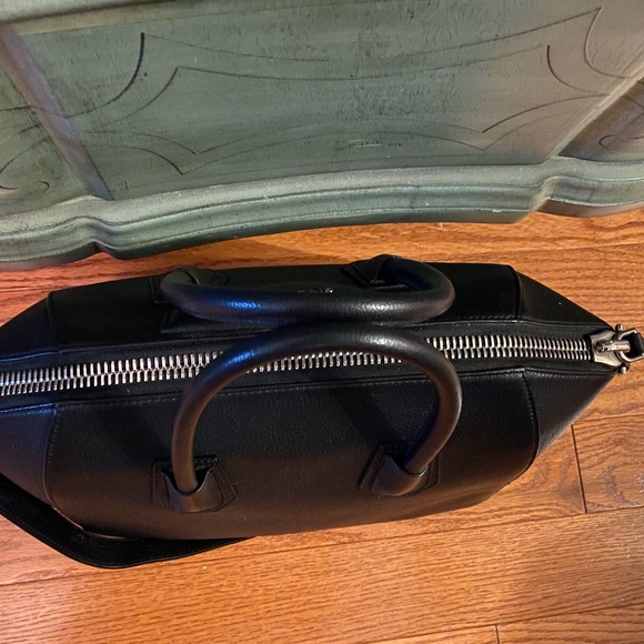 Givenchy Antigona goat leather medium satchel - Picture 7 of 12